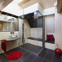 Designbad Privat-Spa KNO Bad Design Traumbad mit Dusche im Dachgeschoss unter Dachschräge