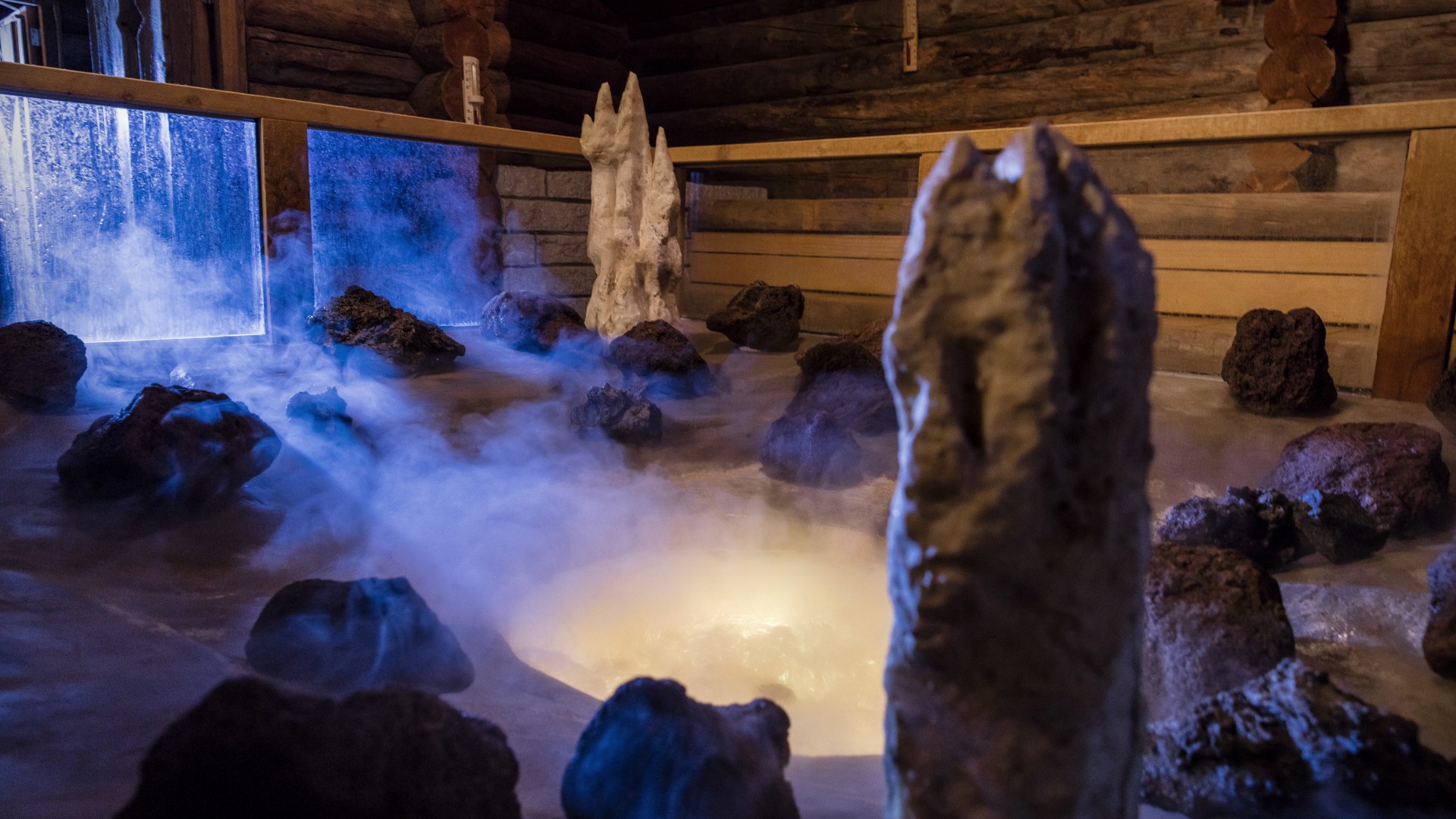 Wellnesshotel Thermen Bussloo - HILPERT - Dampfbad, Kachelofen und Kamin