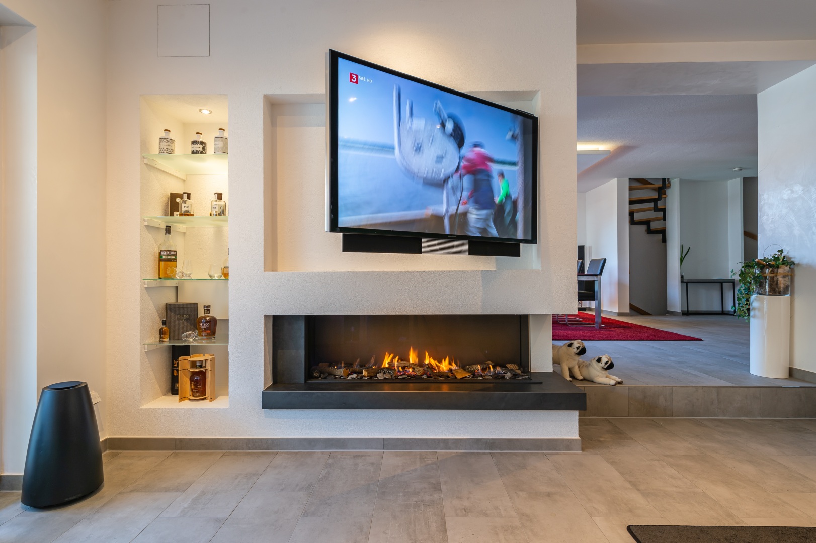 ▻ gaskamin und fernseher in wand für wohnzimmer u. esszimmer