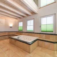 Privatspa_SCH-Whirlpool-Badewanne