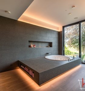 PrivatSpa HAJ – Luxusbad mit Fernseher TV im Waschtisch, Erlebnisdusche und WC