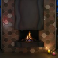 Gas Kamin mit Stahl und-Hexagon-Keramik Rückwand