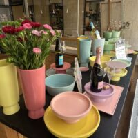 Hilpert Keramik Popup Store in Fulda mit Wein und Kunst, direkt neben dem Weinladen Jupp Hahner